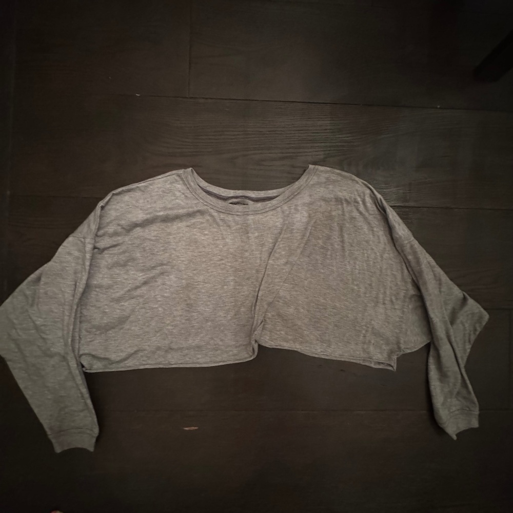 Gray tee